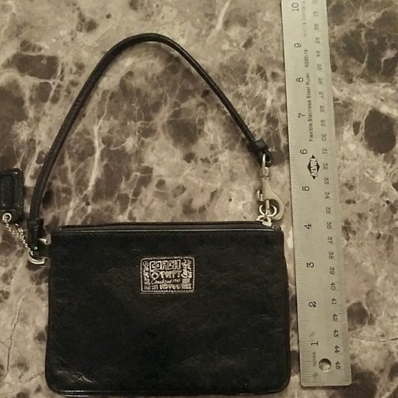 Coach wristlet - Picture 5 of 5